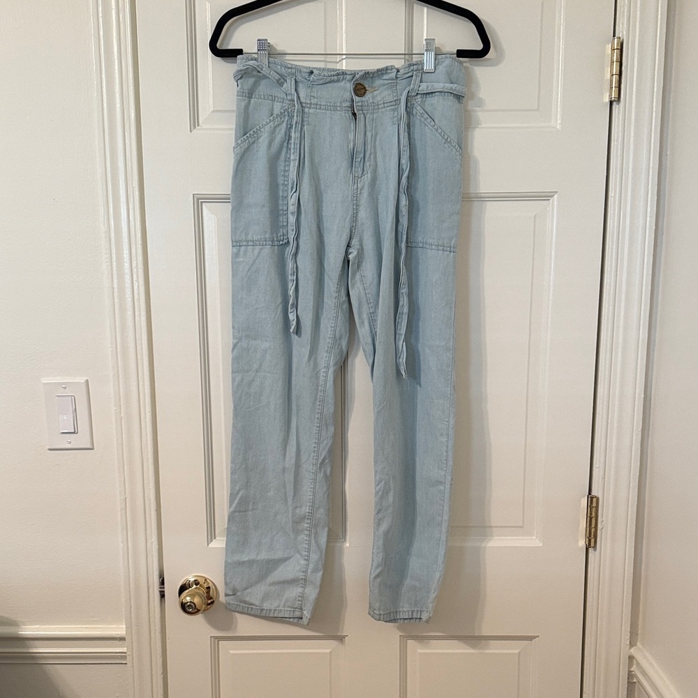 Current/Elliott Light Blue Straight Leg Jeans